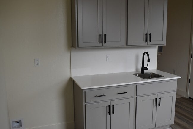 Photo - 682 Stephanie Dr