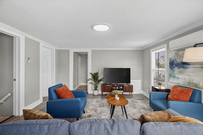 Photo - 1401 Collier St