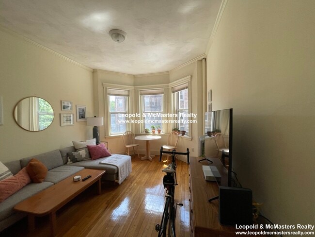 Photo - 100 Peterborough St