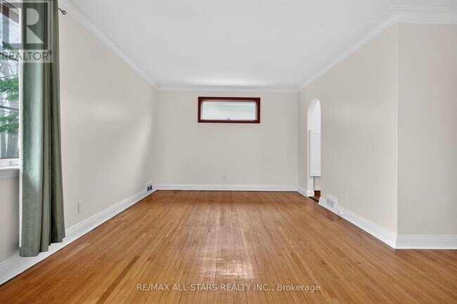 Photo - 62 Larwood Blvd