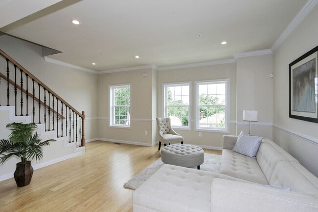 Gorgeous and Spacious Renovated 4br/3.5ba ... - Gorgeous and Spacious Renovated 4br/3.5ba ... House