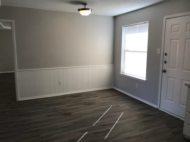 Photo - 408 Signal Hill Ct N