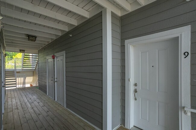 Photo - 8201 Lenox Creekside Dr Unidad 9