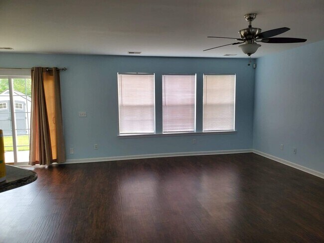 Photo - 2233 Blakers Blvd