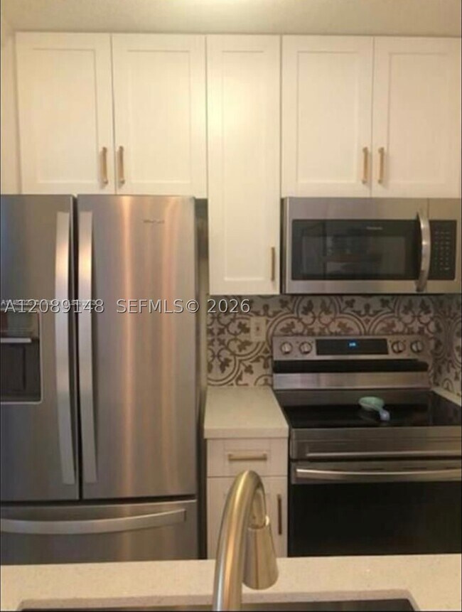 300 Madeira Ave Unit 102