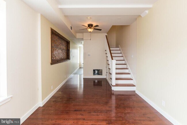 Building Photo - 112 E Allen St Unit 2 Rental