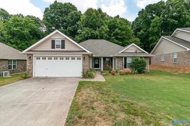Photo - 124 NW Wittington Ln
