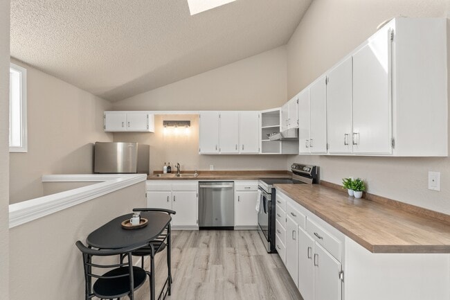 Photo - 946 Ocean Shores Blvd SW