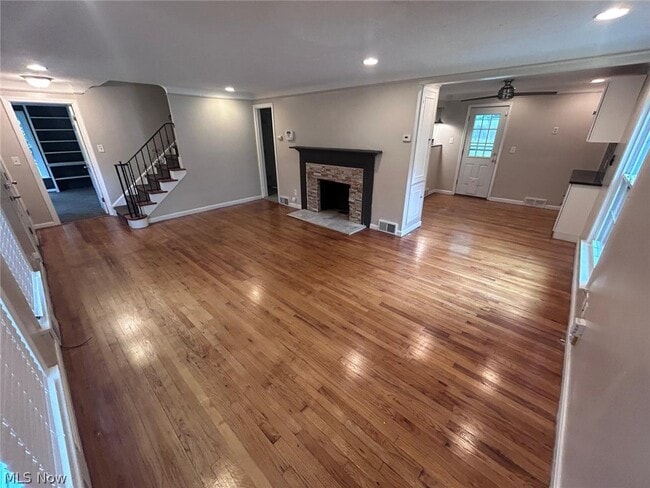 Photo - 20825 Farnsleigh Rd
