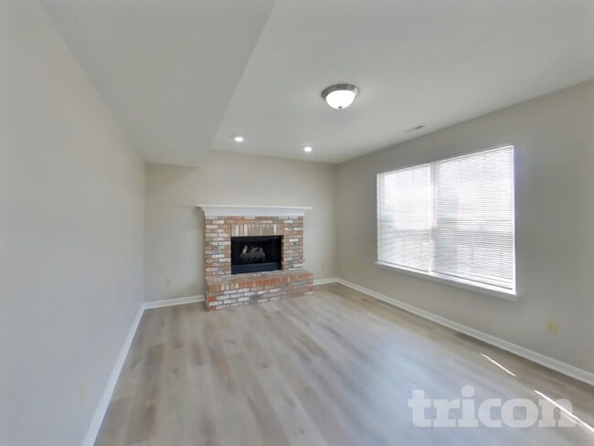 Photo - 828 Treyburn Green Dr