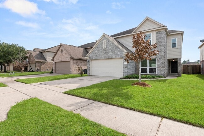 Building Photo - 4818 Fair Oak Dale Ln Rental