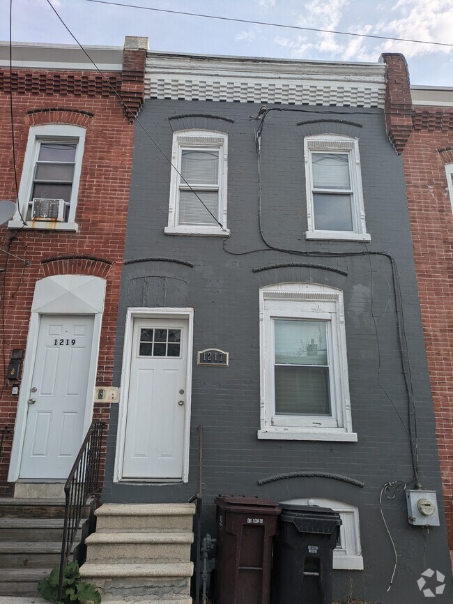 Building Photo - 1217 Lancaster Ave Rental