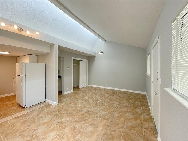 Photo - 1600 West Ave Unit 27