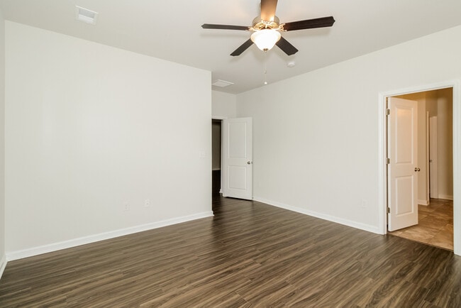 Photo - 163 Dorian Lp