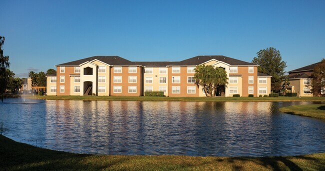 Photo - Lakes at North Port Apartments