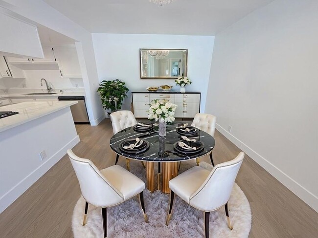 4454 Coldwater Canyon Ave Unit 301