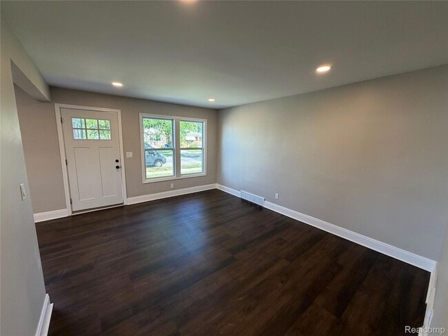 Photo - 6919 Archdale St