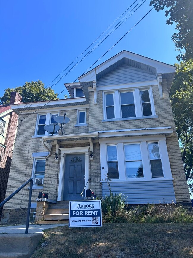 Building Photo - 3 Bed 1 Bath Duplex (Observatory Hill) Rental