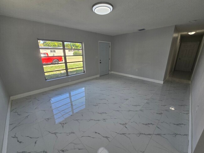 Photo - 1320 NE 211th Ter