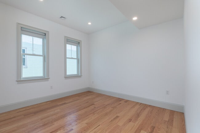 Photo - 16 Church St Unit 2