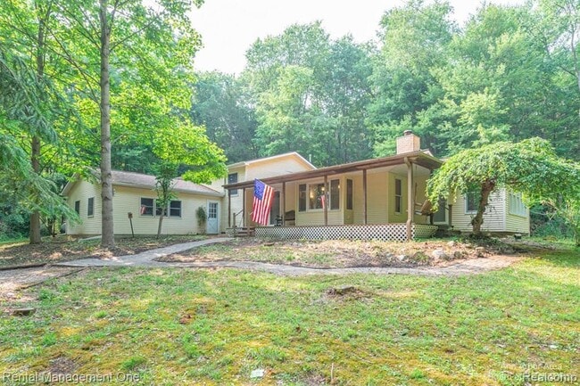 Building Photo - 7870 Chamberlin Rd