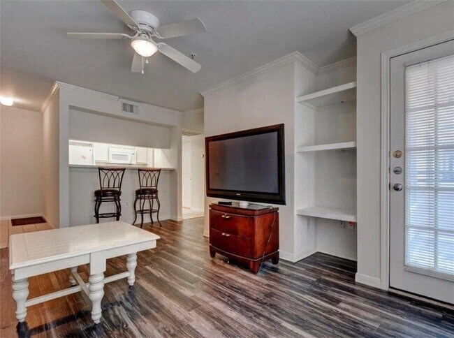 Photo - 501 W 26th St Unidad 109