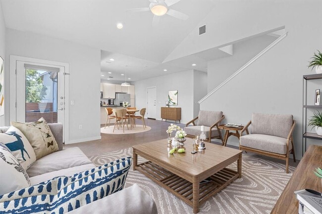 Photo - 301 W Stassney Ln