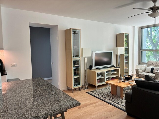 Living Room - 3600 N Lake Shore Dr Unit 201