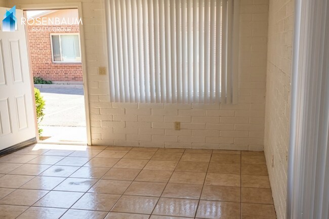 Photo - 3647 E Bellevue St Unidad 3647