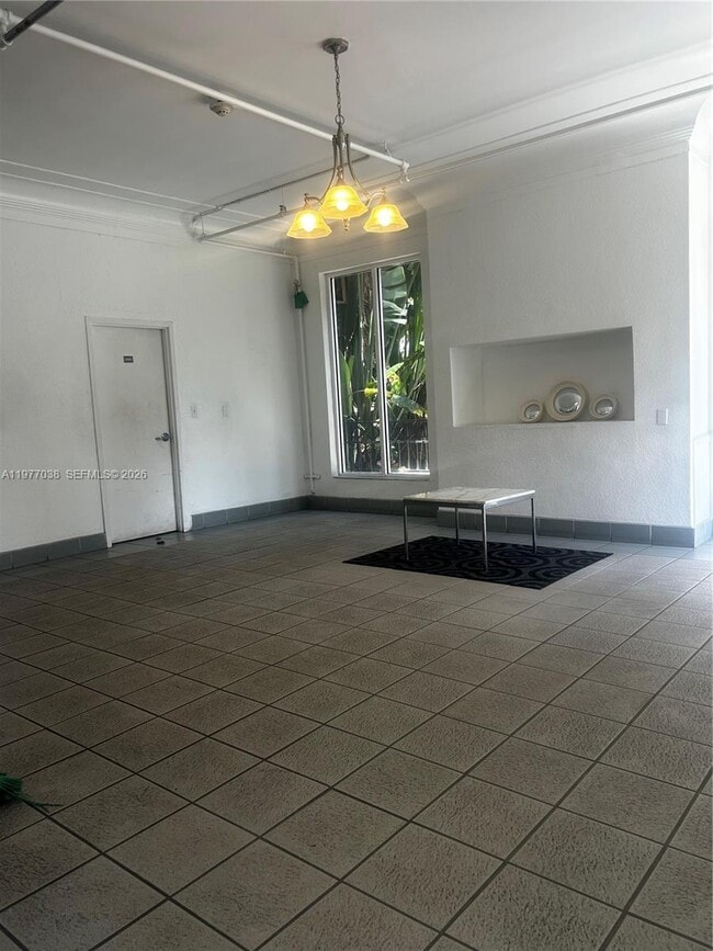 Building Photo - 820 Euclid Ave Unit 206