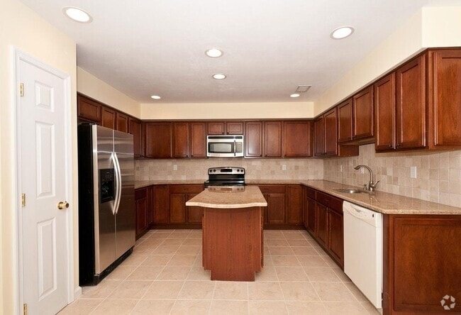 Building Photo - 90 Foxwood Dr Rental