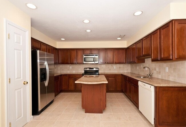 Photo - 90 Foxwood Dr Condo