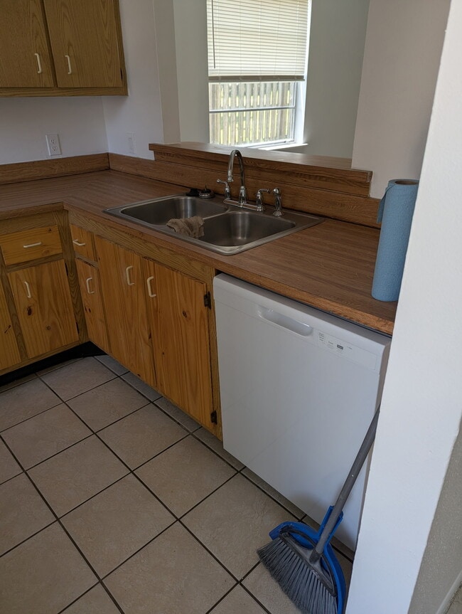 Photo - 2180 Knox Mcrae Dr Unit A