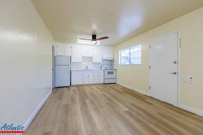 Photo - 555 S 10th St Unidad 21