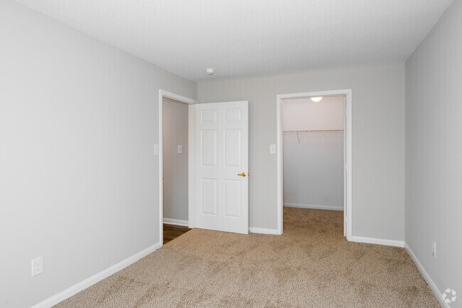 2BR, 1BA - 803SF - Primary Bedroom