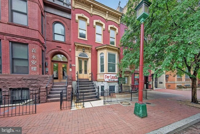Photo - 817 6th St NW