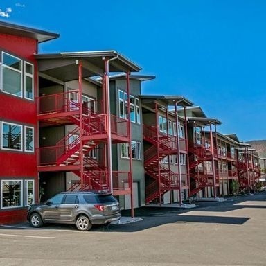 Exterior - Red Table Apartments - Historical Access