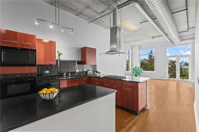 Building Photo - 3820 Roswell Rd NE Unit 407