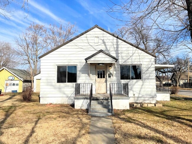 3 Bedroom Home on Corner Lot - 3 Bedroom Home on Corner Lot