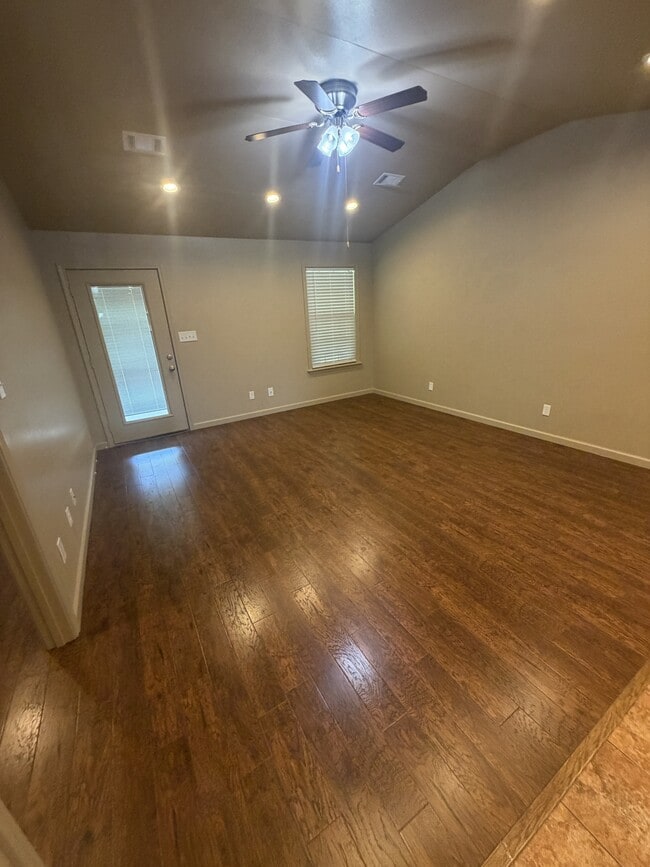 1807 N 9 1/2 St