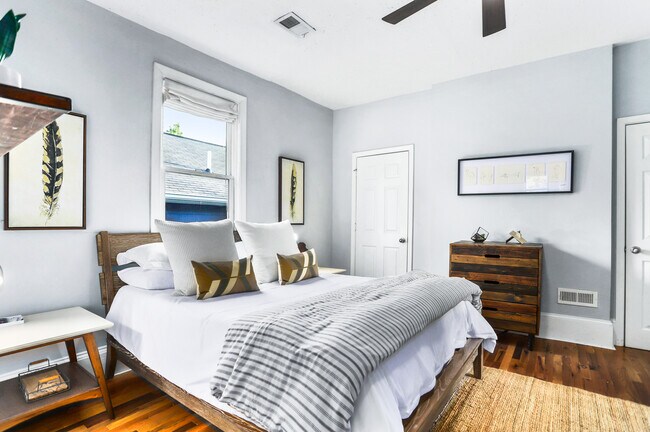 Photo - 66 Howell St NE