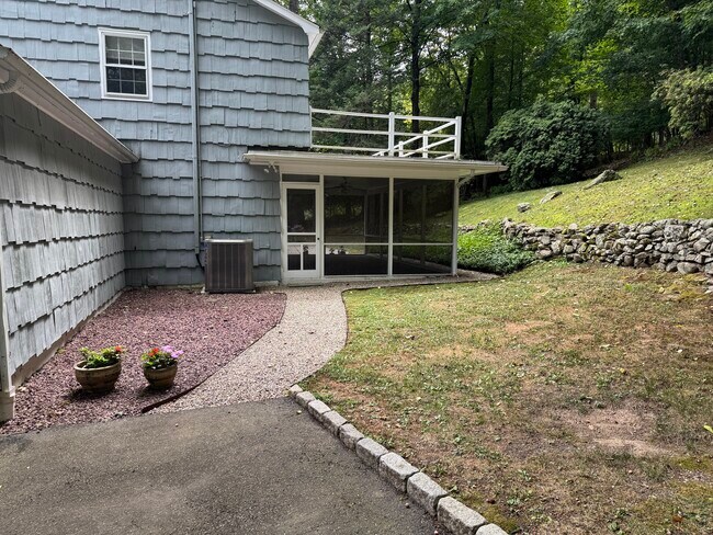 Photo - 6 Rivergate Woods House