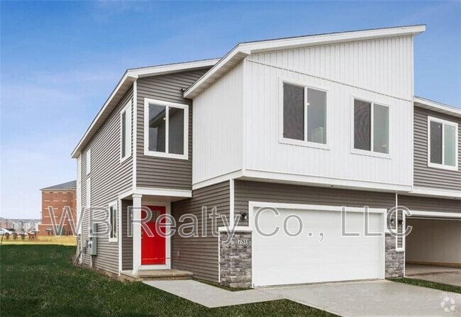 Building Photo - 9758 Crestview Dr Rental