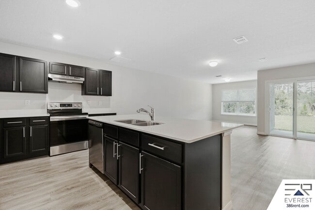 Photo - LIKE NEW 3/2/1 TOWNHOUSE IN DESIRABLE SEMINOLE WOODS
