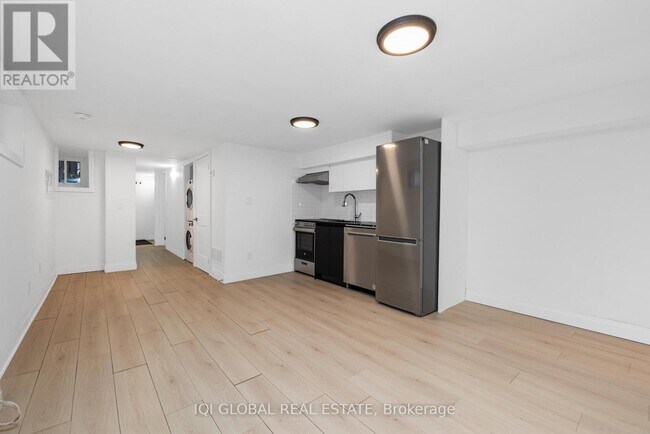 Photo - 633 Ossington Ave Unit Basement