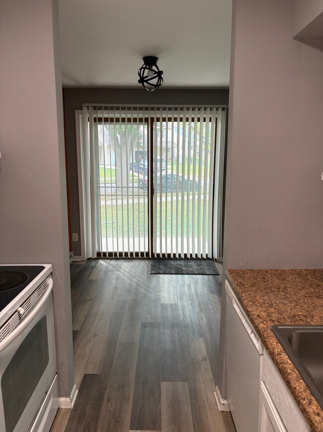 Photo - 6710 Park Ridge Dr Unidad B