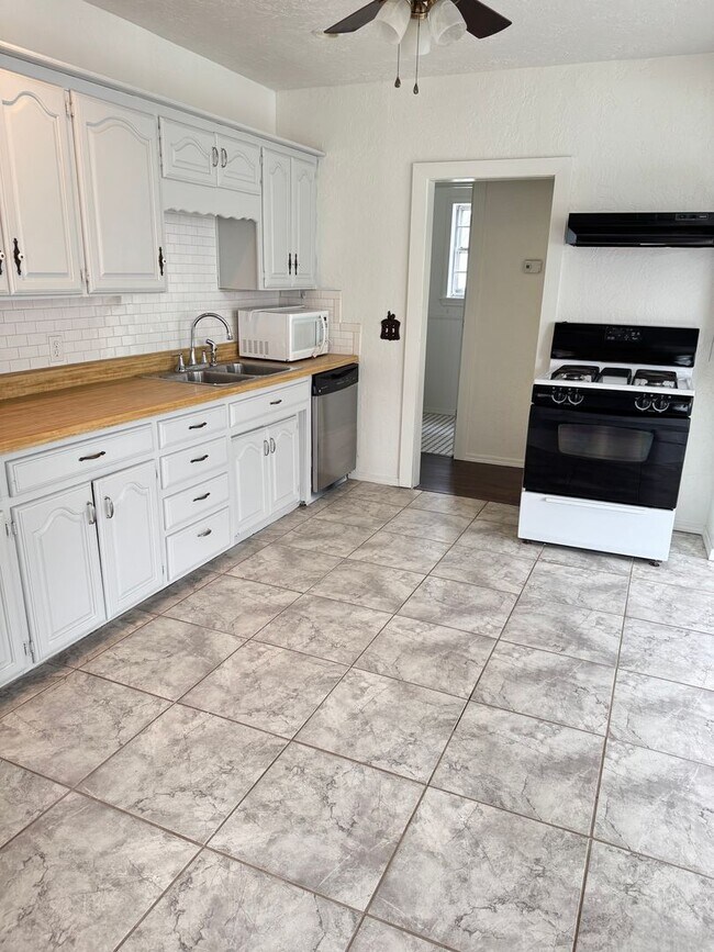 Photo - Adorable Rental Property Available in the heart of Guthrie.