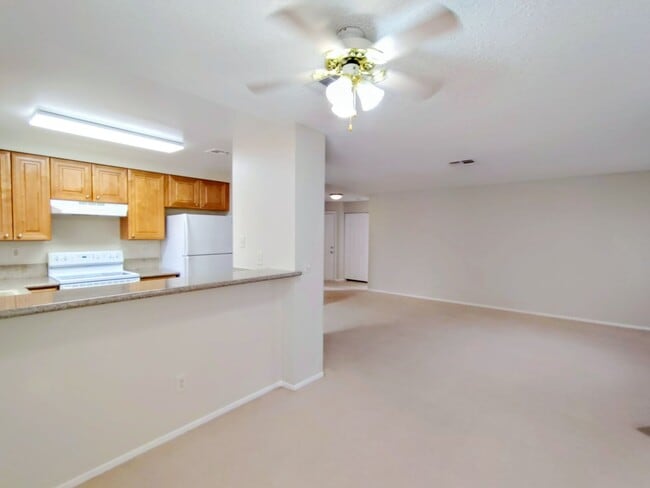 Photo - 6877 Tamarus St
