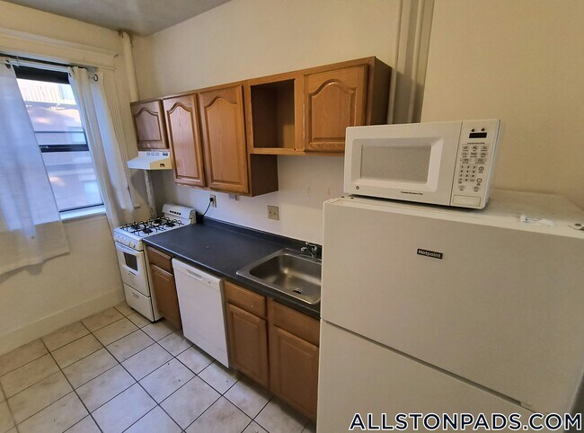 Photo - 1254 Commonwealth Ave Unidad 5