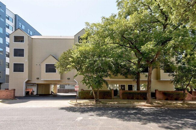 Building Photo - 2510 San Gabriel St Unit 302